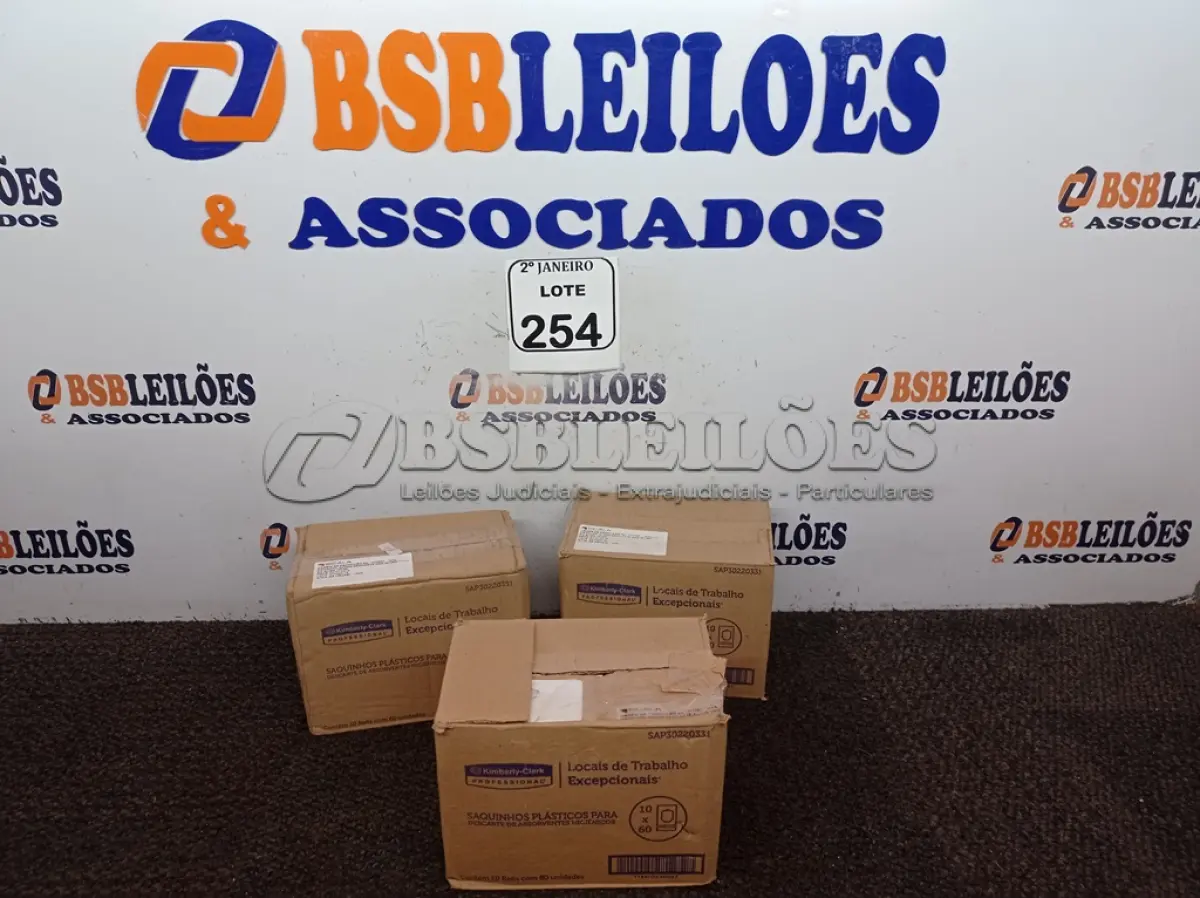 LOTE 254 - 03 CAIXAS COM SAQUINHOS PLÁSTICOS PARA DESCARTES DE ABSORVENTES, CONTEM 10 REFIS COM 60 UNIDADES CADA. (NO ESTADO) ATENÇÃO! FAZER A VISITAÇÃO ANTES DE ARREMATAR, NÃO SABEMOS SE FUNCIONA. LEILÃO NÃO TEM GARANTIA E NEM DEVOLUÇÃO, SUJEITO A POSSÍVEIS AVARIAS VISÍVEIS/OCULTAS E/OU AUSÊNCIA DE COMPONENTES.