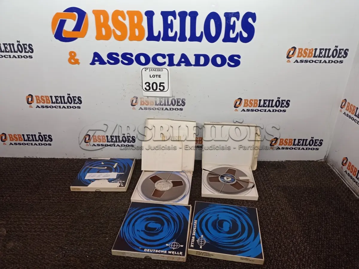 LOTE 305 - 05 FITAS P/GRAVADOR DE ROLOS ANTIGAS. (NO ESTADO) ATENÇÃO! FAZER A VISITAÇÃO ANTES DE ARREMATAR, NÃO SABEMOS SE FUNCIONA. LEILÃO NÃO TEM GARANTIA E NEM DEVOLUÇÃO, SUJEITO A POSSÍVEIS AVARIAS VISÍVEIS/OCULTAS E/OU AUSÊNCIA DE COMPONENTES.