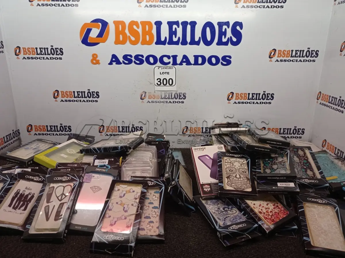 LOTE 300 - 01 LOTE C/ DIVERSAS CAPAS PARA CELULARES. (NO ESTADO) ATENÇÃO! FAZER A VISITAÇÃO ANTES DE ARREMATAR, NÃO SABEMOS SE FUNCIONA. LEILÃO NÃO TEM GARANTIA E NEM DEVOLUÇÃO, SUJEITO A POSSÍVEIS AVARIAS VISÍVEIS/OCULTAS E/OU AUSÊNCIA DE COMPONENTES.