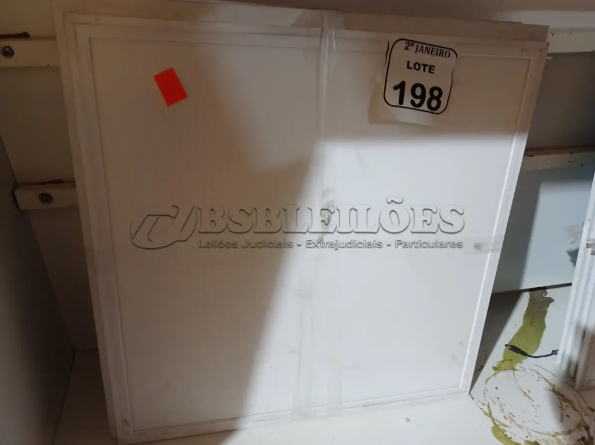 LOTE 198 - 05 PAINÉIS DE LED P/EMBUTIR. (NO ESTADO) ATENÇÃO! FAZER A VISITAÇÃO ANTES DE ARREMATAR, NÃO SABEMOS SE FUNCIONA. LEILÃO NÃO TEM GARANTIA E NEM DEVOLUÇÃO, SUJEITO A POSSÍVEIS AVARIAS VISÍVEIS/OCULTAS E/OU AUSÊNCIA DE COMPONENTES.