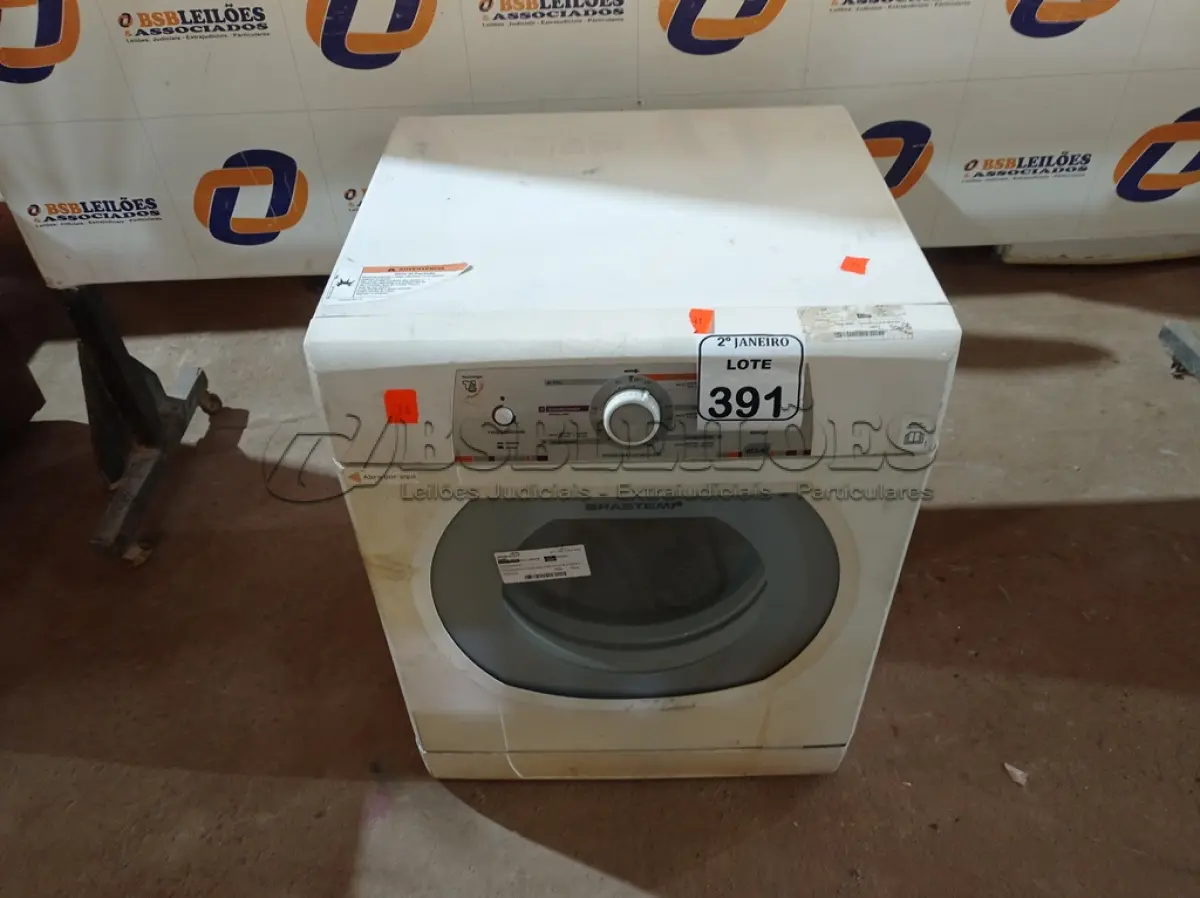 LOTE 391 - 01 MÁQUINA DE LAVAR MARCA BRASTEMP. (NO ESTADO) ATENÇÃO! FAZER A VISITAÇÃO ANTES DE ARREMATAR, NÃO SABEMOS SE FUNCIONA. LEILÃO NÃO TEM GARANTIA E NEM DEVOLUÇÃO, SUJEITO A POSSÍVEIS AVARIAS VISÍVEIS/OCULTAS E/OU AUSÊNCIA DE COMPONENTES.