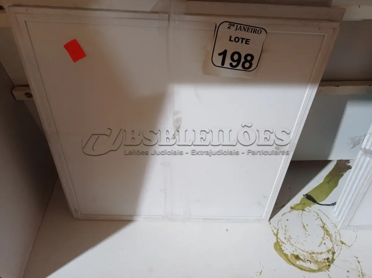LOTE 198 - 05 PAINÉIS DE LED P/EMBUTIR. (NO ESTADO) ATENÇÃO! FAZER A VISITAÇÃO ANTES DE ARREMATAR, NÃO SABEMOS SE FUNCIONA. LEILÃO NÃO TEM GARANTIA E NEM DEVOLUÇÃO, SUJEITO A POSSÍVEIS AVARIAS VISÍVEIS/OCULTAS E/OU AUSÊNCIA DE COMPONENTES.