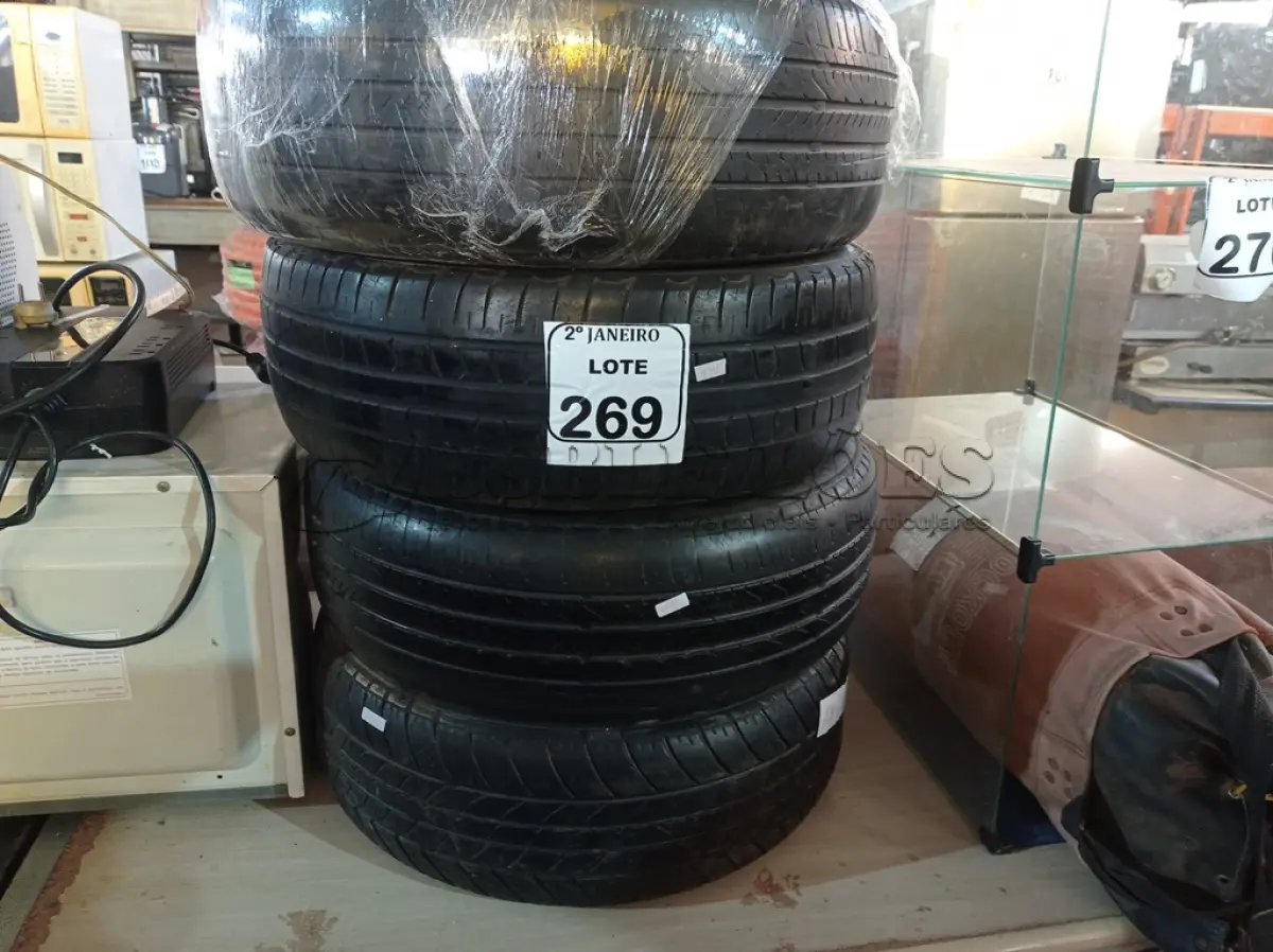 LOTE 269 - 04 RODAS DE FUSCA ORIGINAL. (NO ESTADO) ATENÇÃO! FAZER A VISITAÇÃO ANTES DE ARREMATAR, NÃO SABEMOS SE FUNCIONA. LEILÃO NÃO TEM GARANTIA E NEM DEVOLUÇÃO, SUJEITO A POSSÍVEIS AVARIAS VISÍVEIS/OCULTAS E/OU AUSÊNCIA DE COMPONENTES.