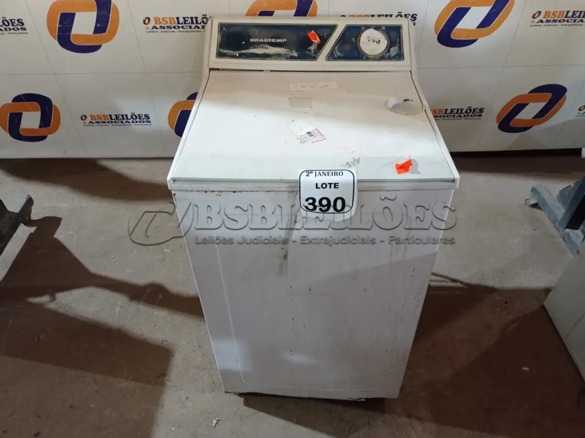 LOTE 390 - 01 MÁQUINA DE LAVAR MARCA BRASTEMP 220V. (NO ESTADO) ATENÇÃO! FAZER A VISITAÇÃO ANTES DE ARREMATAR, NÃO SABEMOS SE FUNCIONA. LEILÃO NÃO TEM GARANTIA E NEM DEVOLUÇÃO, SUJEITO A POSSÍVEIS AVARIAS VISÍVEIS/OCULTAS E/OU AUSÊNCIA DE COMPONENTES.