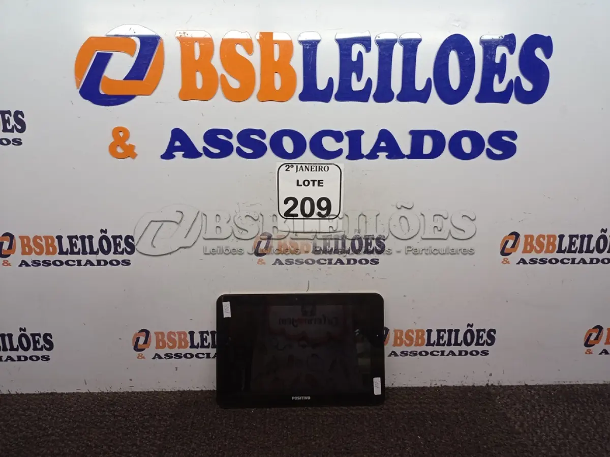 LOTE 209 - 01 TABLET AMARELO MARCA POSITIVO   S/CARREGADOR. (NO ESTADO) ATENÇÃO! FAZER A VISITAÇÃO ANTES DE ARREMATAR, NÃO SABEMOS SE FUNCIONA. LEILÃO NÃO TEM GARANTIA E NEM DEVOLUÇÃO, SUJEITO A POSSÍVEIS AVARIAS VISÍVEIS/OCULTAS E/OU AUSÊNCIA DE COMPONENTES.