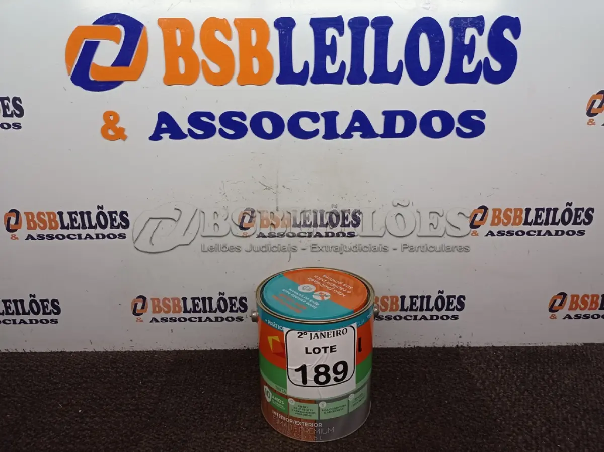 LOTE 189 - 01 LATA DE TINTA SUVINIL ESMALTE PREMIUM INTERIOR/EXTERIOR 3,6L NA COR VERMELHO BRILHANTE. (NO ESTADO) ATENÇÃO! FAZER A VISITAÇÃO ANTES DE ARREMATAR, NÃO SABEMOS SE FUNCIONA. LEILÃO NÃO TEM GARANTIA E NEM DEVOLUÇÃO, SUJEITO A POSSÍVEIS AVARIAS VISÍVEIS/OCULTAS E/OU AUSÊNCIA DE COMPONENTES.