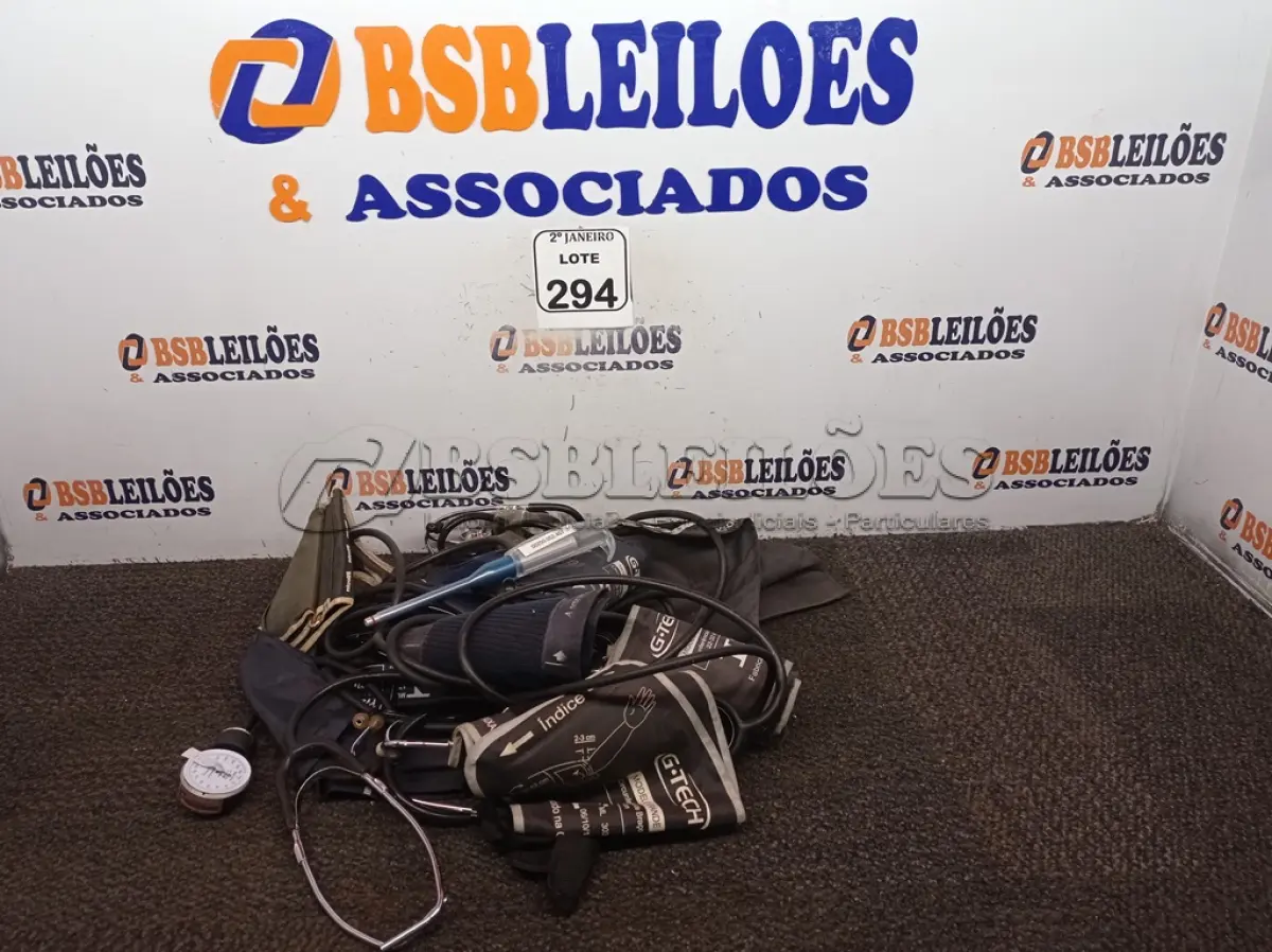 LOTE 294 - 01 LOTE C/VÁRIOS MEDIDORES DE PRESSÃO. (NO ESTADO) ATENÇÃO! FAZER A VISITAÇÃO ANTES DE ARREMATAR, NÃO SABEMOS SE FUNCIONA. LEILÃO NÃO TEM GARANTIA E NEM DEVOLUÇÃO, SUJEITO A POSSÍVEIS AVARIAS VISÍVEIS/OCULTAS E/OU AUSÊNCIA DE COMPONENTES.