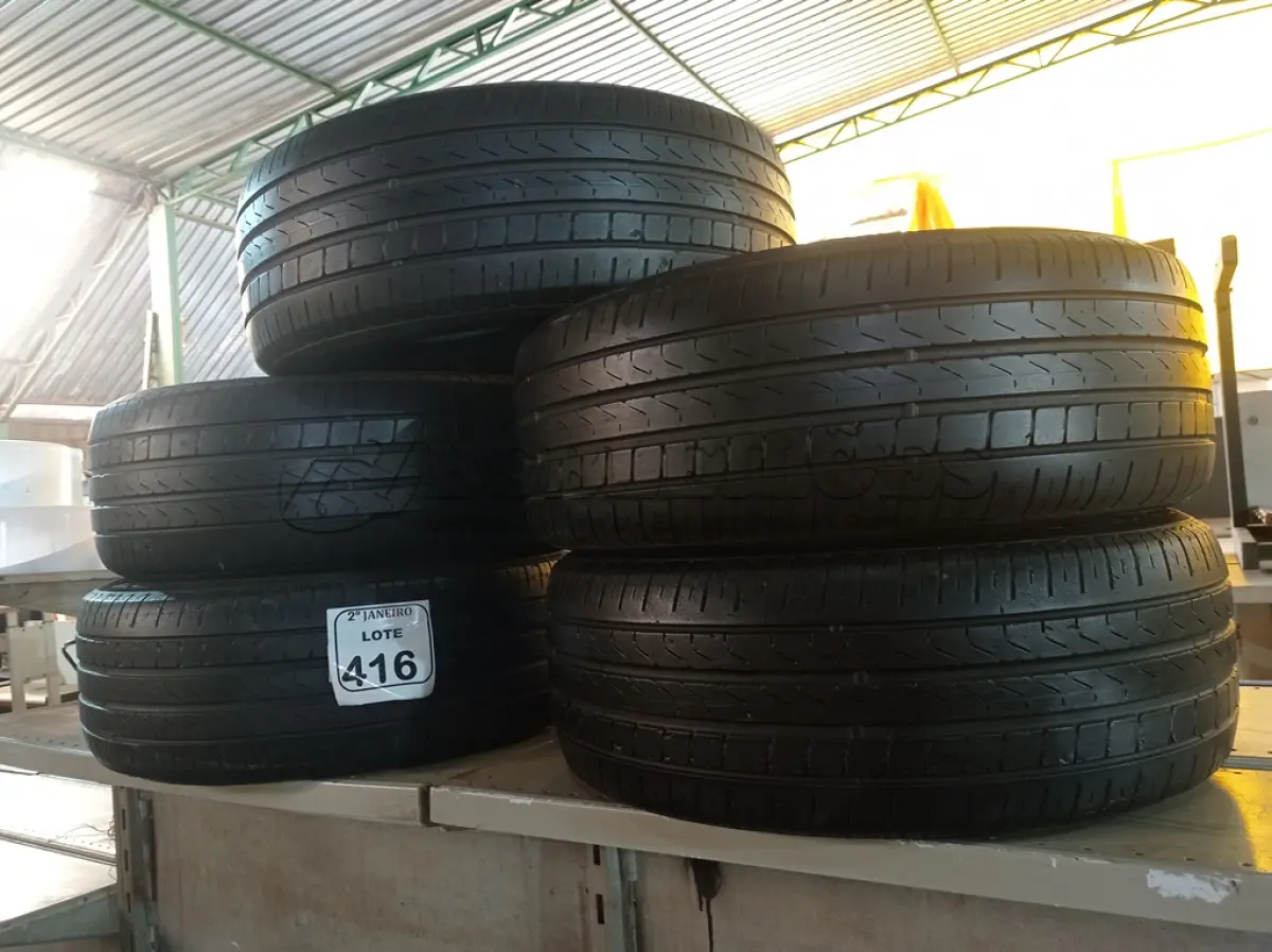 LOTE 416 - 05 PNEUS 215-50 ARO 17”. (NO ESTADO) ATENÇÃO! FAZER A VISITAÇÃO ANTES DE ARREMATAR, NÃO SABEMOS SE FUNCIONA. LEILÃO NÃO TEM GARANTIA E NEM DEVOLUÇÃO, SUJEITO A POSSÍVEIS AVARIAS VISÍVEIS/OCULTAS E/OU AUSÊNCIA DE COMPONENTES.