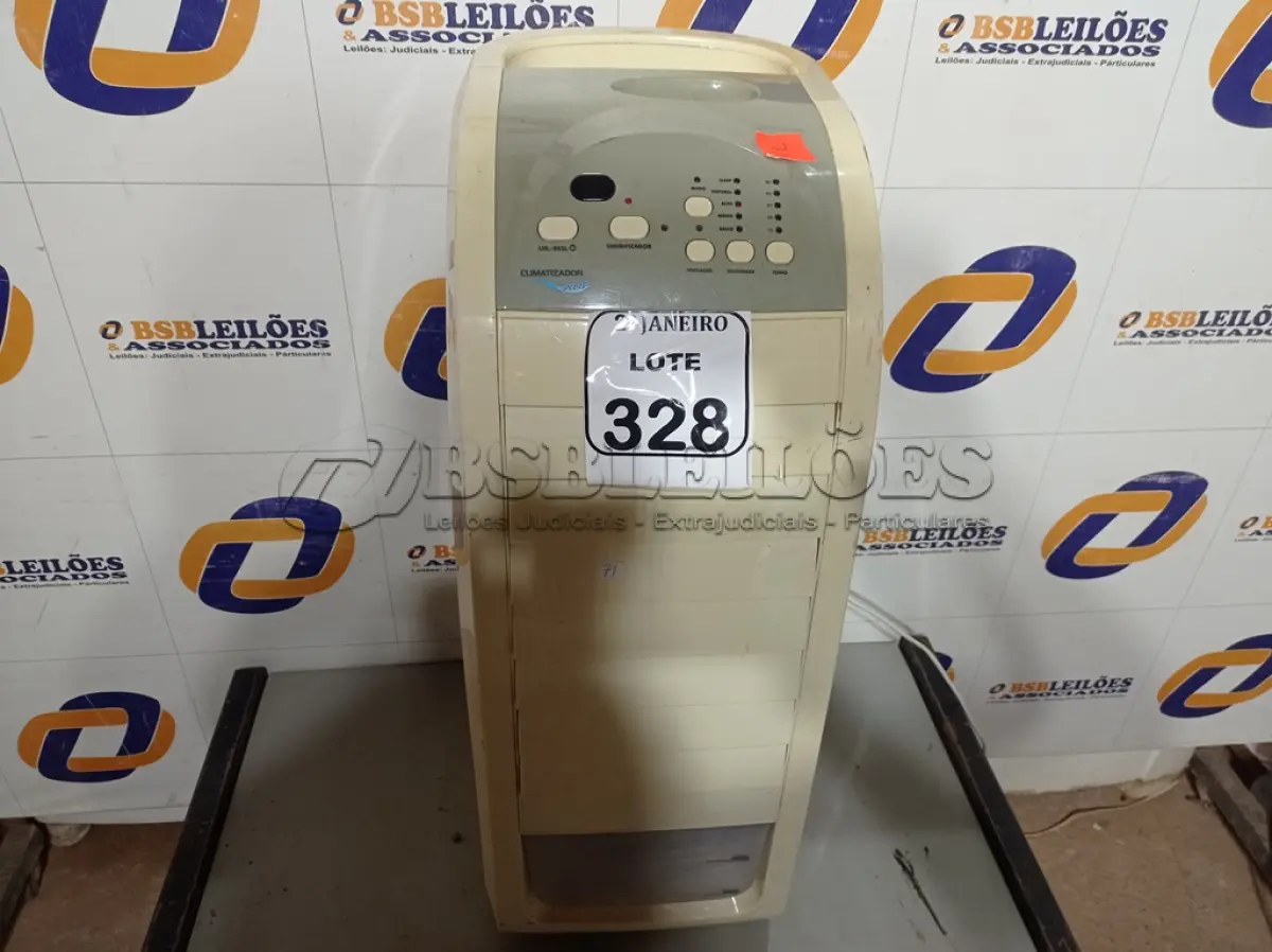 LOTE 328 - 01 CLIMATIZADOR DE AMBIENTE SEM CONTROLE.  (NO ESTADO) ATENÇÃO! FAZER A VISITAÇÃO ANTES DE ARREMATAR, NÃO SABEMOS SE FUNCIONA. LEILÃO NÃO TEM GARANTIA E NEM DEVOLUÇÃO, SUJEITO A POSSÍVEIS AVARIAS VISÍVEIS/OCULTAS E/OU AUSÊNCIA DE COMPONENTES.