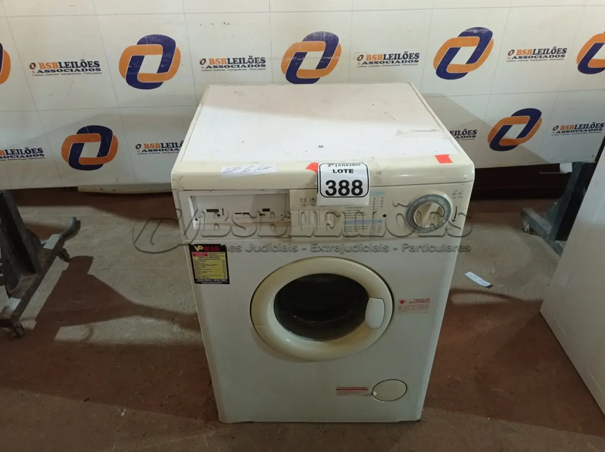 LOTE 388 - 01 MÁQUINA DE LAVAR 5KG MARCA ELECTROLUX 220V. (NO ESTADO) ATENÇÃO! FAZER A VISITAÇÃO ANTES DE ARREMATAR, NÃO SABEMOS SE FUNCIONA. LEILÃO NÃO TEM GARANTIA E NEM DEVOLUÇÃO, SUJEITO A POSSÍVEIS AVARIAS VISÍVEIS/OCULTAS E/OU AUSÊNCIA DE COMPONENTES.