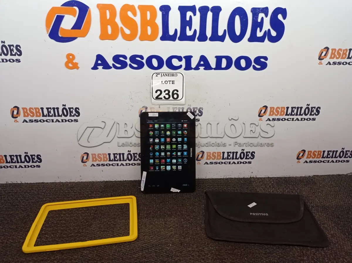 LOTE 236 - 01 TABLET MARCA POSITIVO. (NO ESTADO) ATENÇÃO! FAZER A VISITAÇÃO ANTES DE ARREMATAR, NÃO SABEMOS SE FUNCIONA. LEILÃO NÃO TEM GARANTIA E NEM DEVOLUÇÃO, SUJEITO A POSSÍVEIS AVARIAS VISÍVEIS/OCULTAS E/OU AUSÊNCIA DE COMPONENTES.