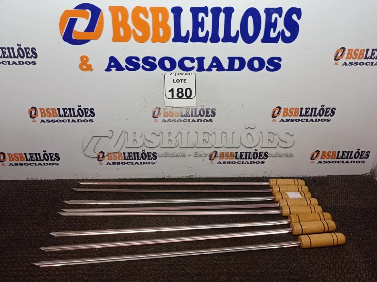 LOTE 180 - 08 ESPETOS PARA CHURRASQUEIRA. (NO ESTADO) ATENÇÃO! FAZER A VISITAÇÃO ANTES DE ARREMATAR, NÃO SABEMOS SE FUNCIONA. LEILÃO NÃO TEM GARANTIA E NEM DEVOLUÇÃO, SUJEITO A POSSÍVEIS AVARIAS VISÍVEIS/OCULTAS E/OU AUSÊNCIA DE COMPONENTES.
