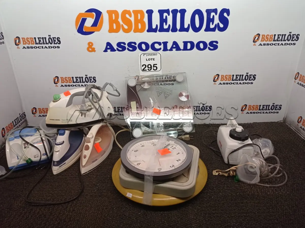 LOTE 295 - 01 LOTE COM FERROS DE PASSAR ROUPAS E 02 NEBULIZADORES. (NO ESTADO) ATENÇÃO! FAZER A VISITAÇÃO ANTES DE ARREMATAR, NÃO SABEMOS SE FUNCIONA. LEILÃO NÃO TEM GARANTIA E NEM DEVOLUÇÃO, SUJEITO A POSSÍVEIS AVARIAS VISÍVEIS/OCULTAS E/OU AUSÊNCIA DE COMPONENTES.