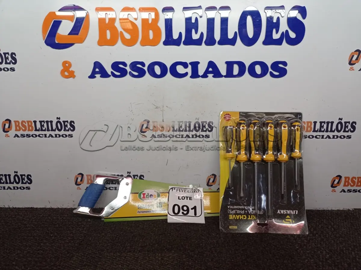 LOTE 091 - 01 SERROTE DE 18’’E 01 KIT DE CHAVE DE FENDAS+PHILIPS. (NOVO) (NO ESTADO) ATENÇÃO! FAZER A VISITAÇÃO ANTES DE ARREMATAR, NÃO SABEMOS SE FUNCIONA. LEILÃO NÃO TEM GARANTIA E NEM DEVOLUÇÃO, SUJEITO A POSSÍVEIS AVARIAS VISÍVEIS/OCULTAS E/OU AUSÊNCIA DE COMPONENTES.