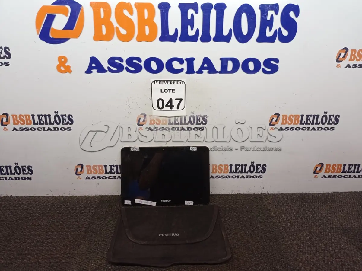 LOTE 047 - 01 TABLET MARCA POSITIVO SEM CARREGADOR. (NO ESTADO) ATENÇÃO! FAZER A VISITAÇÃO ANTES DE ARREMATAR, NÃO SABEMOS SE FUNCIONA. LEILÃO NÃO TEM GARANTIA E NEM DEVOLUÇÃO, SUJEITO A POSSÍVEIS AVARIAS VISÍVEIS/OCULTAS E/OU AUSÊNCIA DE COMPONENTES.
