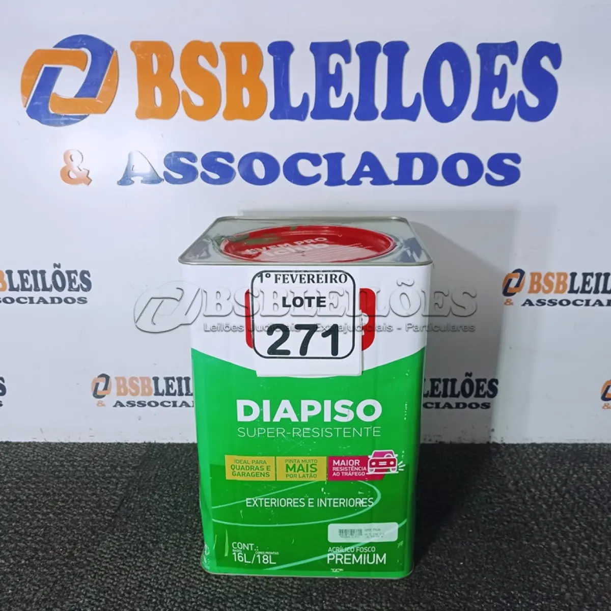 LOTE 271 - 01 LATA DE TINTA DE PISO IQUINE ACRÍLICO FOSCO NA COR VERDE FOLHA 16L. (NO ESTADO) ATENÇÃO! FAZER A VISITAÇÃO ANTES DE ARREMATAR, NÃO SABEMOS SE FUNCIONA. LEILÃO NÃO TEM GARANTIA E NEM DEVOLUÇÃO, SUJEITO A POSSÍVEIS AVARIAS VISÍVEIS/OCULTAS E/OU AUSÊNCIA DE COMPONENTES.
