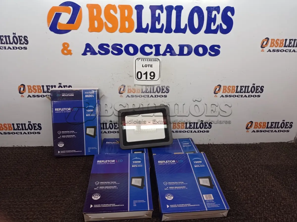 LOTE 019 - 05 REFLETORES LED PARA AMBIENTES EXTERNOS 100W.(NOVO) (NO ESTADO) ATENÇÃO! FAZER A VISITAÇÃO ANTES DE ARREMATAR, NÃO SABEMOS SE FUNCIONA. LEILÃO NÃO TEM GARANTIA E NEM DEVOLUÇÃO, SUJEITO A POSSÍVEIS AVARIAS VISÍVEIS/OCULTAS E/OU AUSÊNCIA DE COMPONENTES.