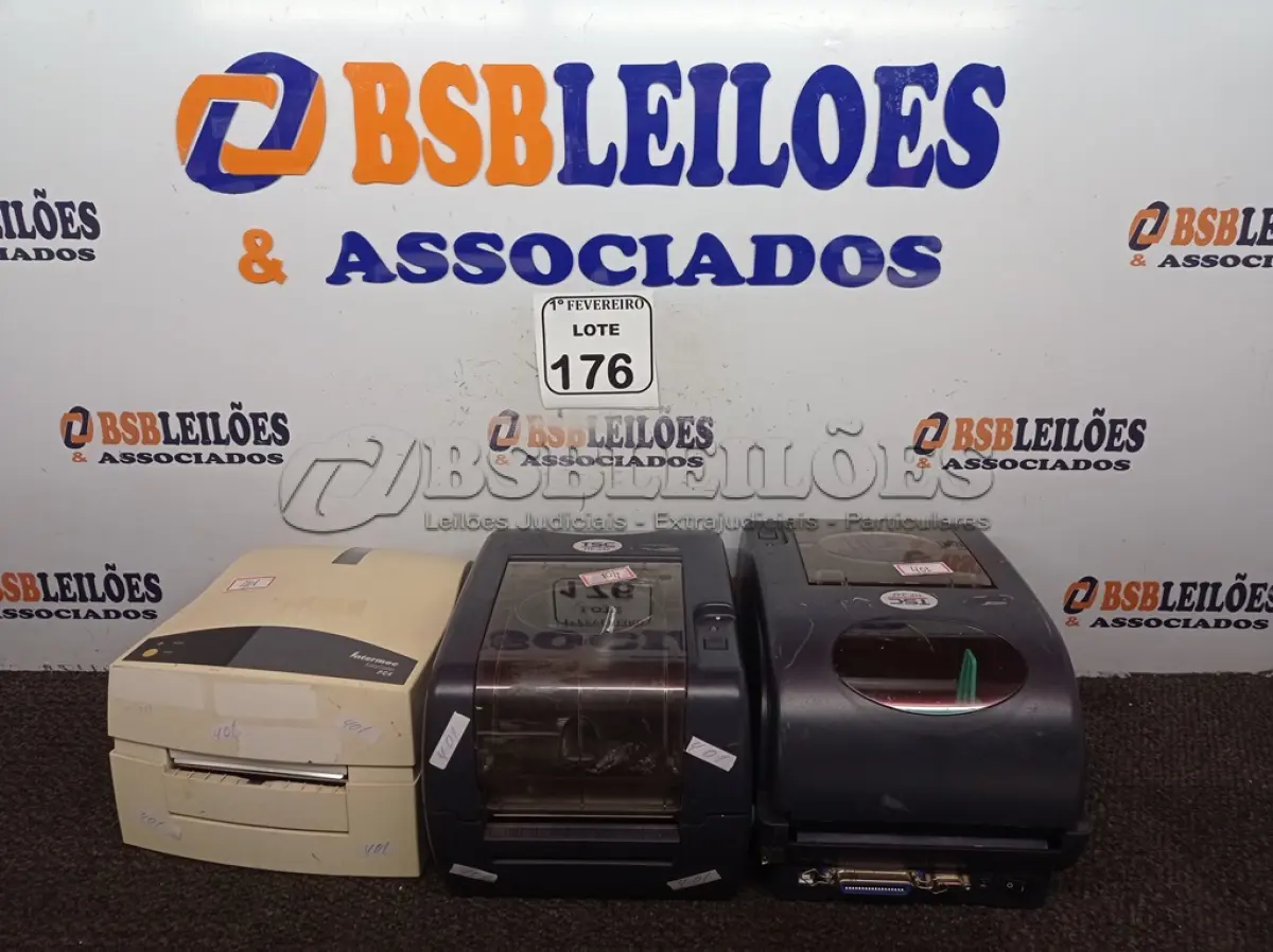 LOTE 176 - 03 IMPRESSORAS TÉRMICAS, SENDO 02 MARCA TSC E 01 INTERMEC. (NO ESTADO) ATENÇÃO! FAZER A VISITAÇÃO ANTES DE ARREMATAR, NÃO SABEMOS SE FUNCIONA. LEILÃO NÃO TEM GARANTIA E NEM DEVOLUÇÃO, SUJEITO A POSSÍVEIS AVARIAS VISÍVEIS/OCULTAS E/OU AUSÊNCIA DE COMPONENTES.
