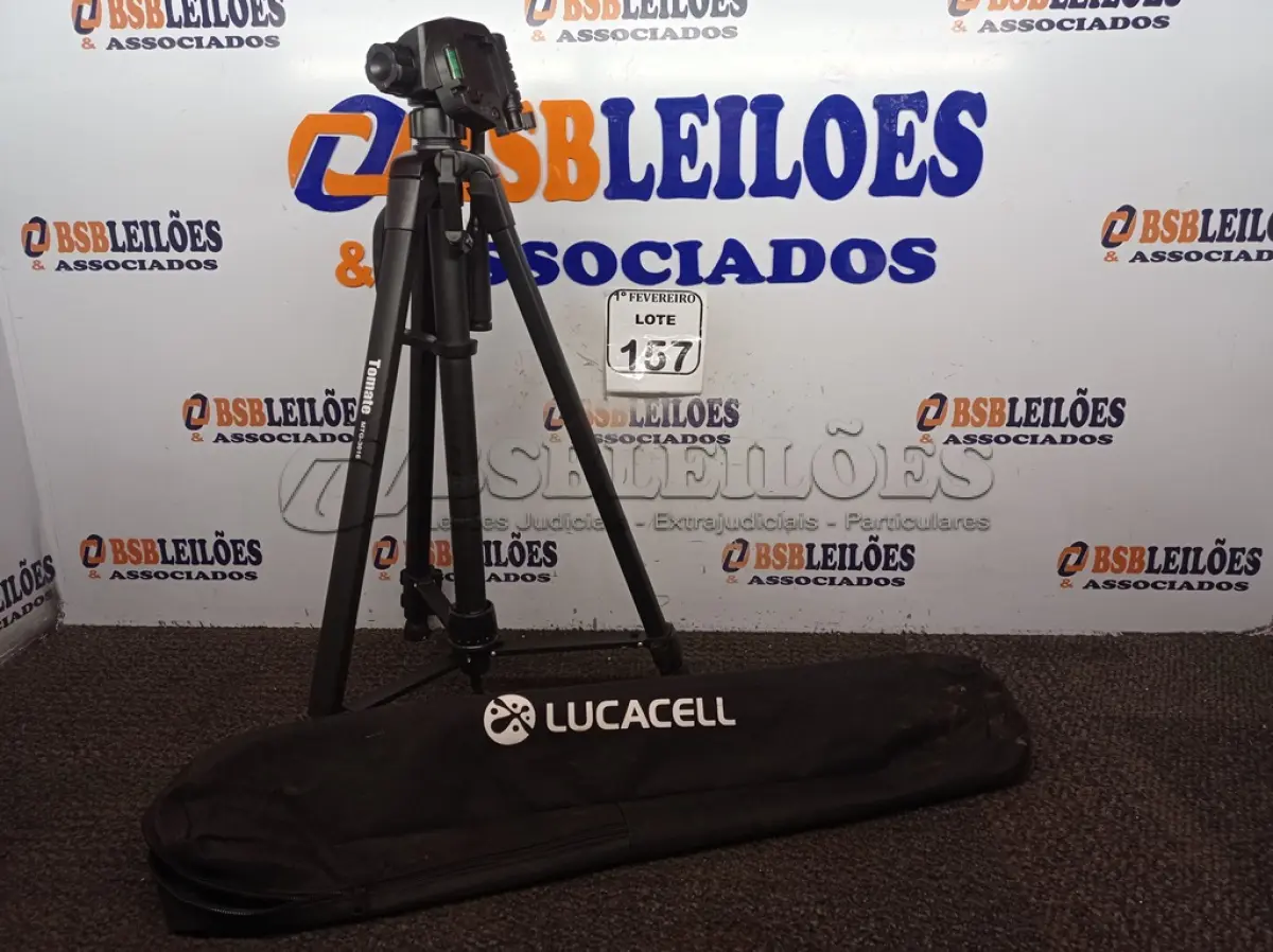 LOTE 157 - 01 TRIPÉ MARCA TOMATE MODELO MTG-3016. (NO ESTADO) ATENÇÃO! FAZER A VISITAÇÃO ANTES DE ARREMATAR, NÃO SABEMOS SE FUNCIONA. LEILÃO NÃO TEM GARANTIA E NEM DEVOLUÇÃO, SUJEITO A POSSÍVEIS AVARIAS VISÍVEIS/OCULTAS E/OU AUSÊNCIA DE COMPONENTES.