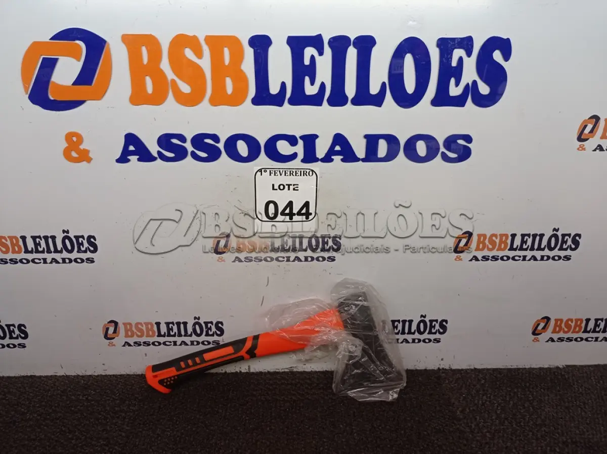 LOTE 044 - 01 MACHADO DESIGN ECONÔMICO DE 800G COM CABO EMBORRACHADO NA COR LARANJA\PRETO. (NO ESTADO) ATENÇÃO! FAZER A VISITAÇÃO ANTES DE ARREMATAR, NÃO SABEMOS SE FUNCIONA. LEILÃO NÃO TEM GARANTIA E NEM DEVOLUÇÃO, SUJEITO A POSSÍVEIS AVARIAS VISÍVEIS/OCULTAS E/OU AUSÊNCIA DE COMPONENTES.