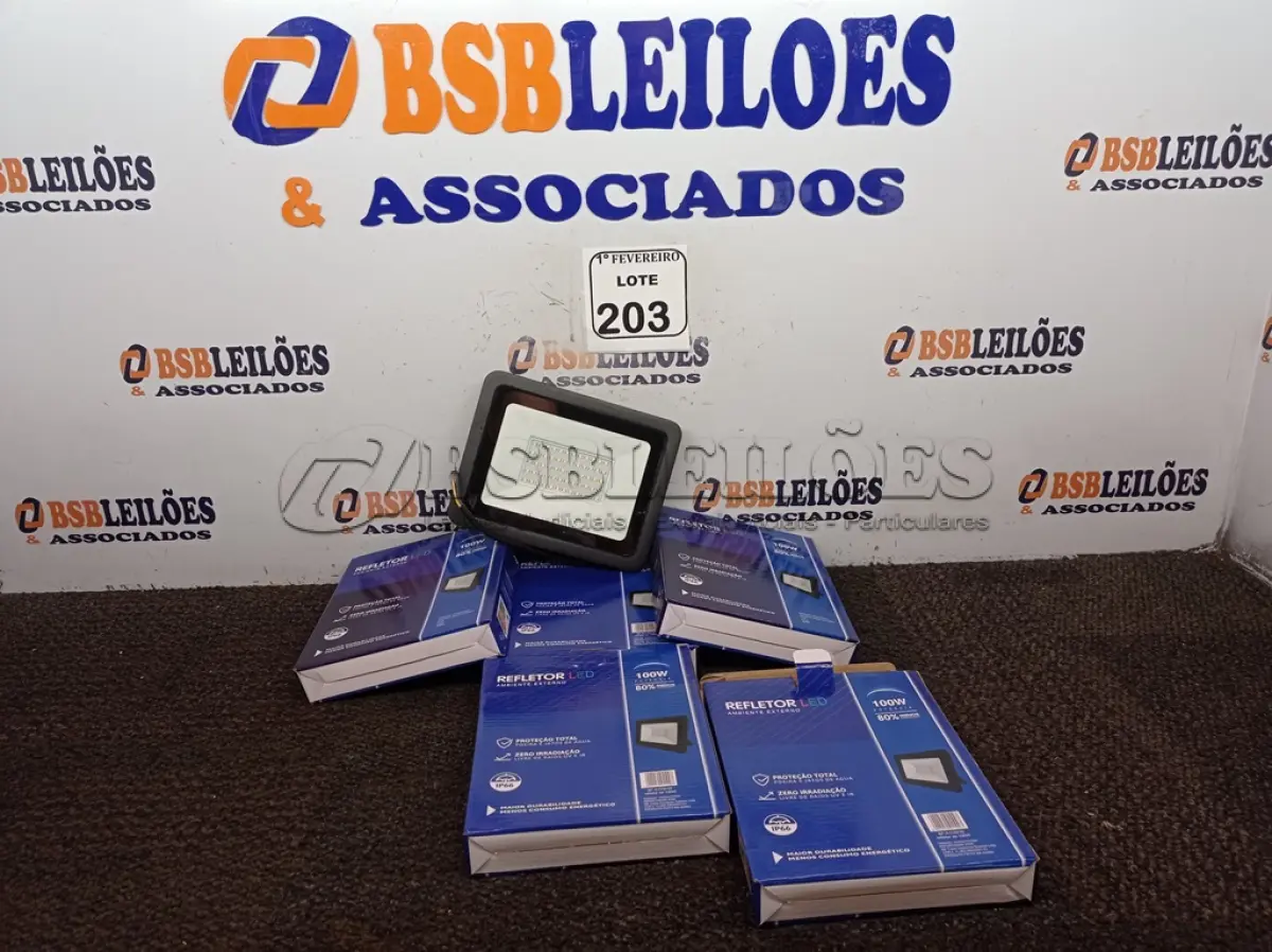LOTE 203 - 05 REFLETORES LED PARA AMBIENTES EXTERNOS 100W.(NOVO) (NO ESTADO) ATENÇÃO! FAZER A VISITAÇÃO ANTES DE ARREMATAR, NÃO SABEMOS SE FUNCIONA. LEILÃO NÃO TEM GARANTIA E NEM DEVOLUÇÃO, SUJEITO A POSSÍVEIS AVARIAS VISÍVEIS/OCULTAS E/OU AUSÊNCIA DE COMPONENTES.