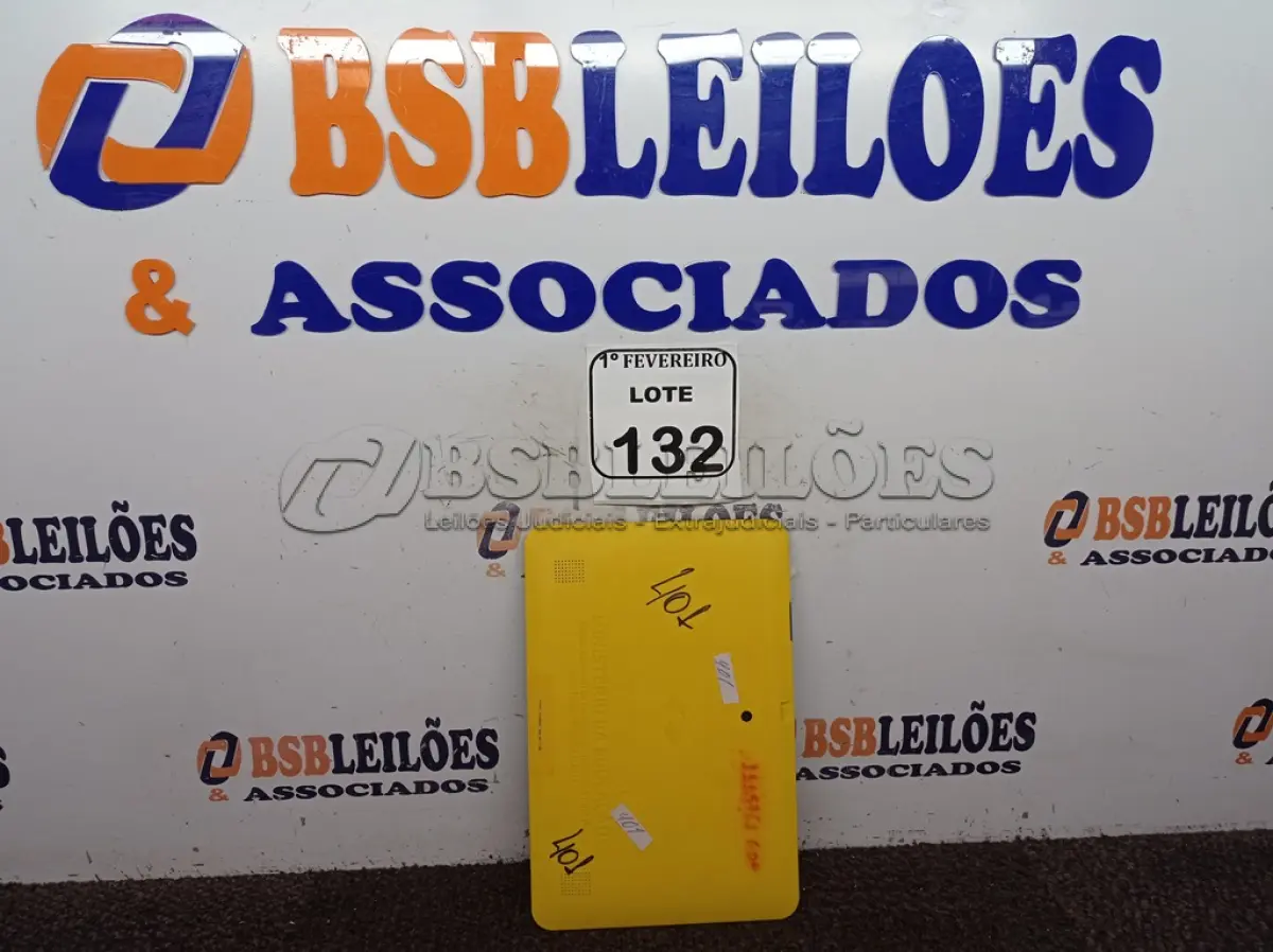 LOTE 132 - 01 TABLET MARCA POSITIVO SEM FONTE. (NO ESTADO) ATENÇÃO! FAZER A VISITAÇÃO ANTES DE ARREMATAR, NÃO SABEMOS SE FUNCIONA. LEILÃO NÃO TEM GARANTIA E NEM DEVOLUÇÃO, SUJEITO A POSSÍVEIS AVARIAS VISÍVEIS/OCULTAS E/OU AUSÊNCIA DE COMPONENTES.
