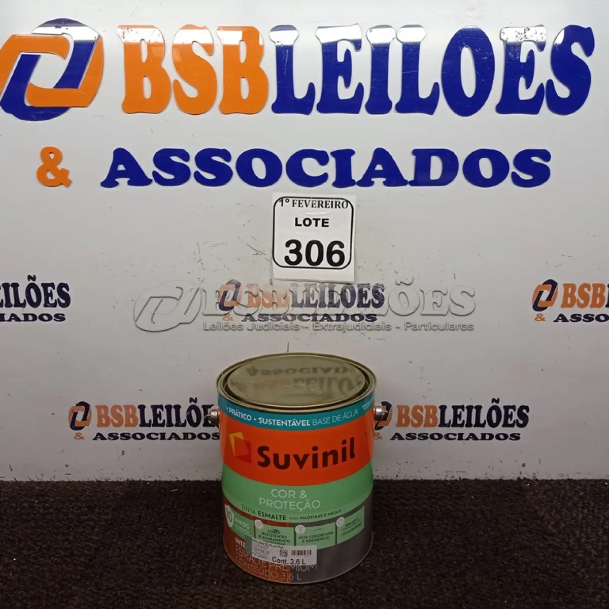 LOTE 306 - 01 LATA DE TINTA ESMALTE PARA MADEIRA E METAIS SUVINIL BRILHANTE PLATINA 3,6LITROS. (NO ESTADO) ATENÇÃO! FAZER A VISITAÇÃO ANTES DE ARREMATAR, NÃO SABEMOS SE FUNCIONA. LEILÃO NÃO TEM GARANTIA E NEM DEVOLUÇÃO, SUJEITO A POSSÍVEIS AVARIAS VISÍVEIS/OCULTAS E/OU AUSÊNCIA DE COMPONENTES.