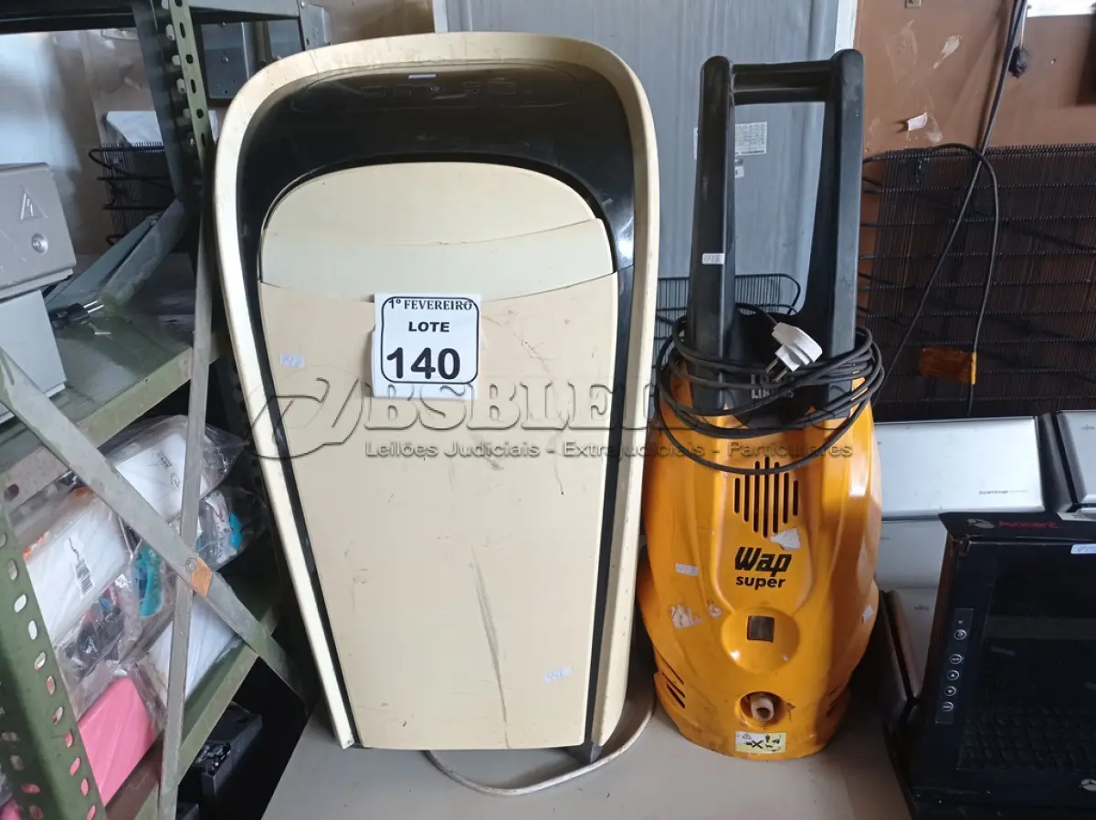 LOTE 140 - 01 AR CONDICIONADO PORTÁTIL MARCA MIDEA E 01 LAVADORA DE ALTA PRESSÃO MARCA WAP. (NO ESTADO) ATENÇÃO! FAZER A VISITAÇÃO ANTES DE ARREMATAR, NÃO SABEMOS SE FUNCIONA. LEILÃO NÃO TEM GARANTIA E NEM DEVOLUÇÃO, SUJEITO A POSSÍVEIS AVARIAS VISÍVEIS/OCULTAS E/OU AUSÊNCIA DE COMPONENTES.