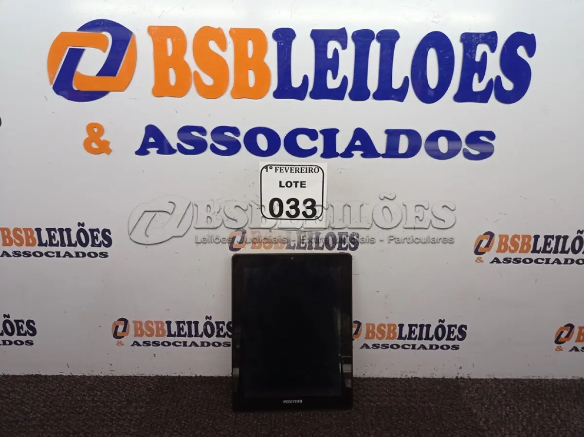 LOTE 033 - 01 TABLET MARCA POSITIVO SEM CARREGADOR. (NO ESTADO) ATENÇÃO! FAZER A VISITAÇÃO ANTES DE ARREMATAR, NÃO SABEMOS SE FUNCIONA. LEILÃO NÃO TEM GARANTIA E NEM DEVOLUÇÃO, SUJEITO A POSSÍVEIS AVARIAS VISÍVEIS/OCULTAS E/OU AUSÊNCIA DE COMPONENTES.