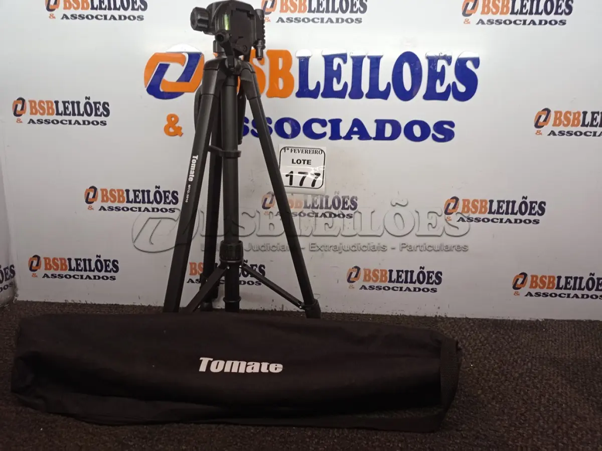 LOTE 177 - 01 TRIPÉ MARCA TOMATE MODELO MTG-3016. (NO ESTADO) ATENÇÃO! FAZER A VISITAÇÃO ANTES DE ARREMATAR, NÃO SABEMOS SE FUNCIONA. LEILÃO NÃO TEM GARANTIA E NEM DEVOLUÇÃO, SUJEITO A POSSÍVEIS AVARIAS VISÍVEIS/OCULTAS E/OU AUSÊNCIA DE COMPONENTES.