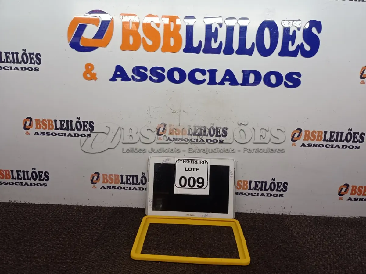 LOTE 009 - 01 TABLET 3G DE 16GB COM WIFI MARCA SAMSUNG SEM CARREGADOR. (NO ESTADO) ATENÇÃO! FAZER A VISITAÇÃO ANTES DE ARREMATAR, NÃO SABEMOS SE FUNCIONA. LEILÃO NÃO TEM GARANTIA E NEM DEVOLUÇÃO, SUJEITO A POSSÍVEIS AVARIAS VISÍVEIS/OCULTAS E/OU AUSÊNCIA DE COMPONENTES.