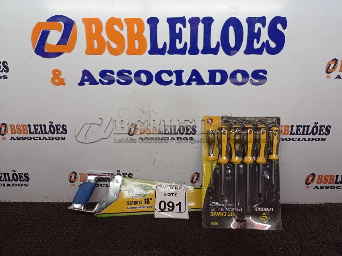LOTE 091 - 01 SERROTE DE 18’’E 01 KIT DE CHAVE DE FENDAS+PHILIPS. (NOVO) (NO ESTADO) ATENÇÃO! FAZER A VISITAÇÃO ANTES DE ARREMATAR, NÃO SABEMOS SE FUNCIONA. LEILÃO NÃO TEM GARANTIA E NEM DEVOLUÇÃO, SUJEITO A POSSÍVEIS AVARIAS VISÍVEIS/OCULTAS E/OU AUSÊNCIA DE COMPONENTES.