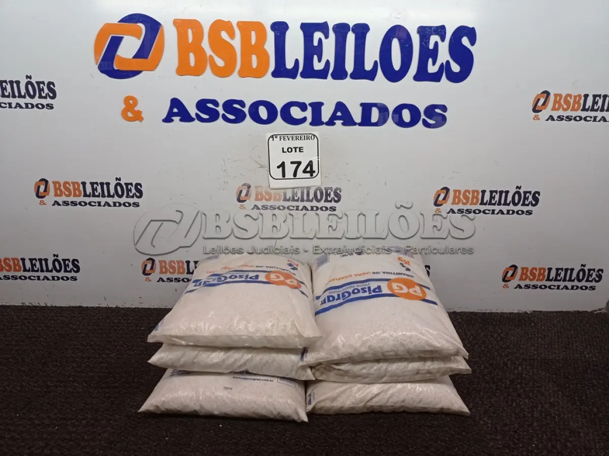 LOTE 174 - 06 PACOTES DE GRANITINA/08 PARA GRAFIADO COM 4KG CADA. (NO ESTADO) ATENÇÃO! FAZER A VISITAÇÃO ANTES DE ARREMATAR, NÃO SABEMOS SE FUNCIONA. LEILÃO NÃO TEM GARANTIA E NEM DEVOLUÇÃO, SUJEITO A POSSÍVEIS AVARIAS VISÍVEIS/OCULTAS E/OU AUSÊNCIA DE COMPONENTES.