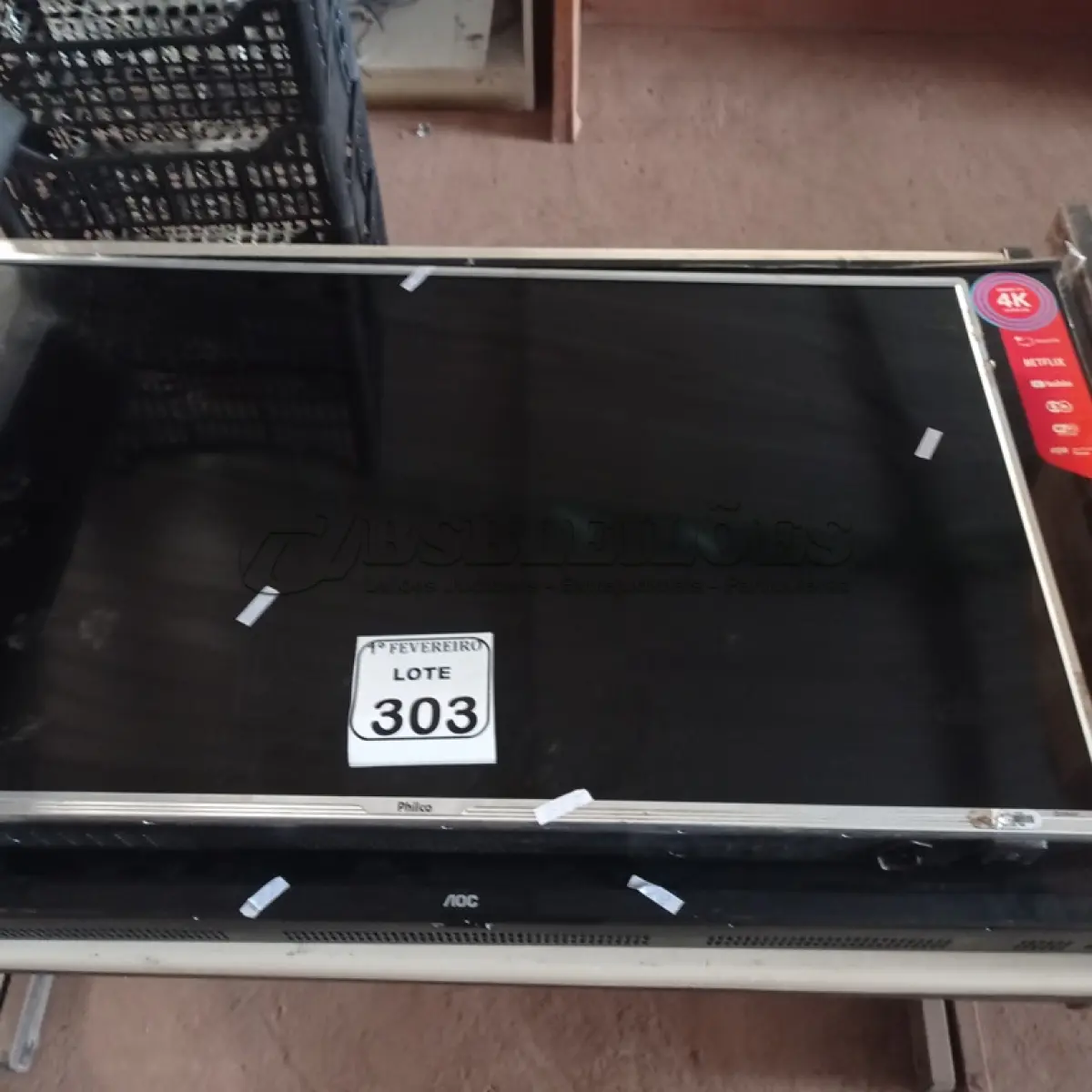 LOTE 303 - 02 TV’S PARA RETIRADA DE PEÇAS. (NO ESTADO) ATENÇÃO! FAZER A VISITAÇÃO ANTES DE ARREMATAR, NÃO SABEMOS SE FUNCIONA. LEILÃO NÃO TEM GARANTIA E NEM DEVOLUÇÃO, SUJEITO A POSSÍVEIS AVARIAS VISÍVEIS/OCULTAS E/OU AUSÊNCIA DE COMPONENTES.