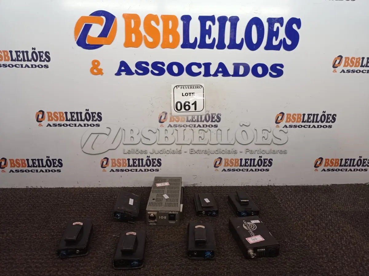 LOTE 061 - 07 APARELHOS DE RECEPTOR P/ MICROFONES S/ FIO E 01 FONTE CHAVEADA MODELO IA-60A. (NO ESTADO) ATENÇÃO! FAZER A VISITAÇÃO ANTES DE ARREMATAR, NÃO SABEMOS SE FUNCIONA. LEILÃO NÃO TEM GARANTIA E NEM DEVOLUÇÃO, SUJEITO A POSSÍVEIS AVARIAS VISÍVEIS/OCULTAS E/OU AUSÊNCIA DE COMPONENTES.