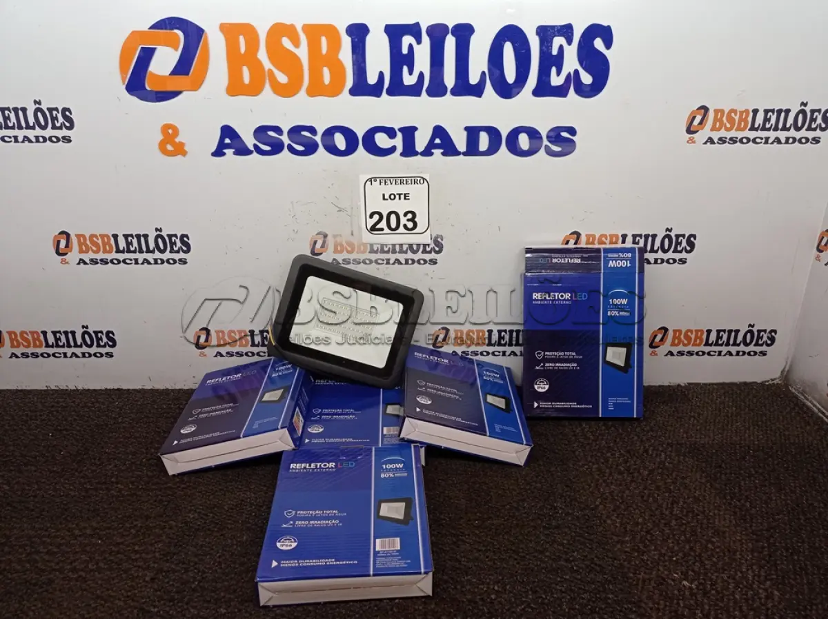LOTE 203 - 05 REFLETORES LED PARA AMBIENTES EXTERNOS 100W.(NOVO) (NO ESTADO) ATENÇÃO! FAZER A VISITAÇÃO ANTES DE ARREMATAR, NÃO SABEMOS SE FUNCIONA. LEILÃO NÃO TEM GARANTIA E NEM DEVOLUÇÃO, SUJEITO A POSSÍVEIS AVARIAS VISÍVEIS/OCULTAS E/OU AUSÊNCIA DE COMPONENTES.