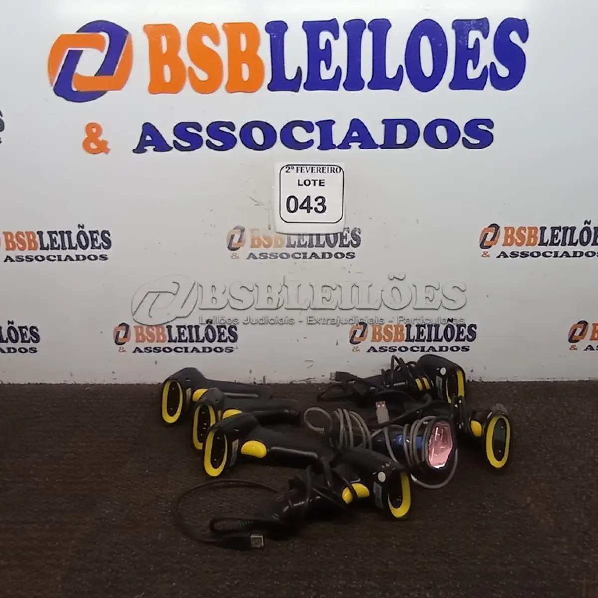 LOTE 043 - 07 LEITORAS DE CÓDIGO DE BARRAS. (NO ESTADO) ATENÇÃO! FAZER A VISITAÇÃO ANTES DE ARREMATAR, NÃO SABEMOS SE FUNCIONA. LEILÃO NÃO TEM GARANTIA E NEM DEVOLUÇÃO, SUJEITO A POSSÍVEIS AVARIAS VISÍVEIS/OCULTAS E/OU AUSÊNCIA DE COMPONENTES.