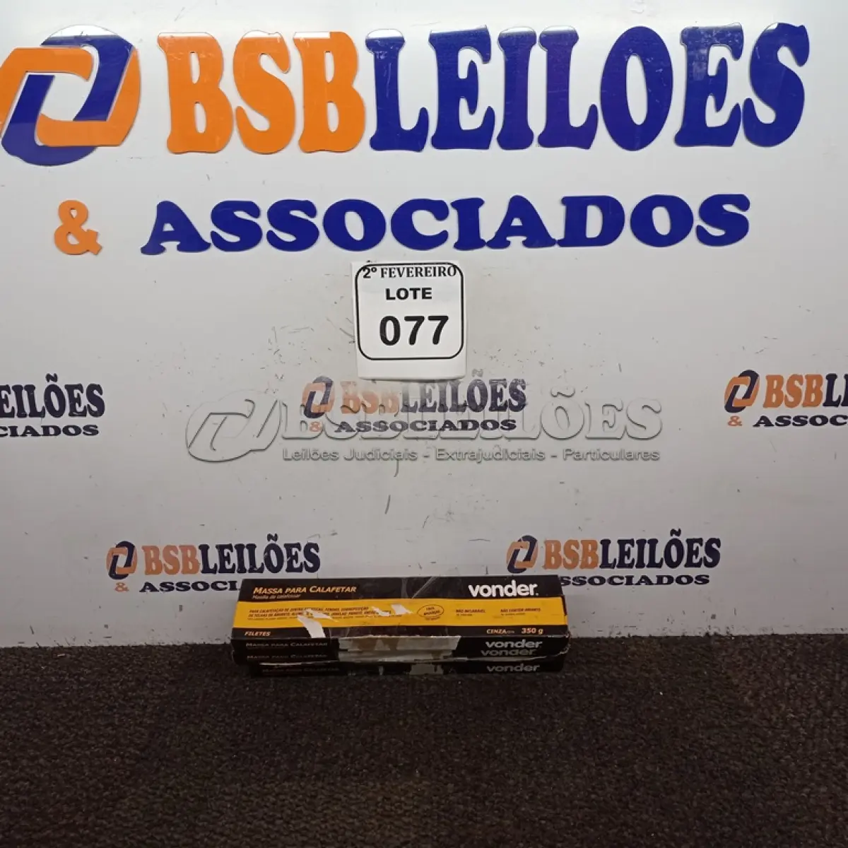 LOTE 077 - 04 MASSAS P/CALAFETAR MARCA VONDER (NOVO). (NO ESTADO) ATENÇÃO! FAZER A VISITAÇÃO ANTES DE ARREMATAR, NÃO SABEMOS SE FUNCIONA. LEILÃO NÃO TEM GARANTIA E NEM DEVOLUÇÃO, SUJEITO A POSSÍVEIS AVARIAS VISÍVEIS/OCULTAS E/OU AUSÊNCIA DE COMPONENTES.