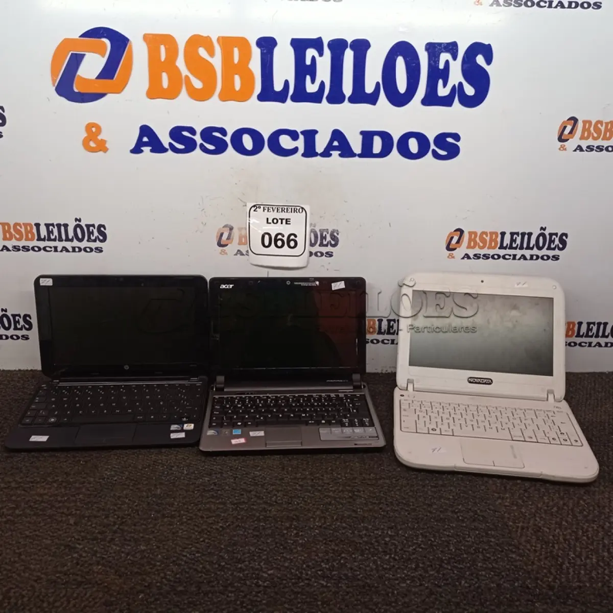 LOTE 066 - 03 NETBOOKS, SENDO 01 ACER, 01 HP E 01 NOVADATA SEM FONTE. (NO ESTADO) ATENÇÃO! FAZER A VISITAÇÃO ANTES DE ARREMATAR, NÃO SABEMOS SE FUNCIONA. LEILÃO NÃO TEM GARANTIA E NEM DEVOLUÇÃO, SUJEITO A POSSÍVEIS AVARIAS VISÍVEIS/OCULTAS E/OU AUSÊNCIA DE COMPONENTES.
