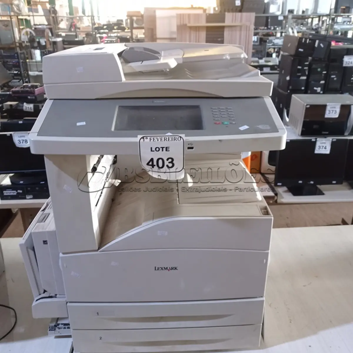 LOTE 403 - 01 IMPRESSORA LEXMARK X860DE. (NO ESTADO) ATENÇÃO! FAZER A VISITAÇÃO ANTES DE ARREMATAR, NÃO SABEMOS SE FUNCIONA. LEILÃO NÃO TEM GARANTIA E NEM DEVOLUÇÃO, SUJEITO A POSSÍVEIS AVARIAS VISÍVEIS/OCULTAS E/OU AUSÊNCIA DE COMPONENTES.