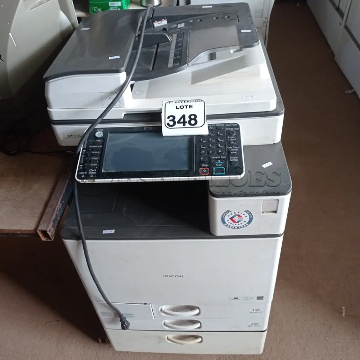 LOTE 348 - 01 IMPRESSORA RICOH MP3503. (NO ESTADO) ATENÇÃO! FAZER A VISITAÇÃO ANTES DE ARREMATAR, NÃO SABEMOS SE FUNCIONA. LEILÃO NÃO TEM GARANTIA E NEM DEVOLUÇÃO, SUJEITO A POSSÍVEIS AVARIAS VISÍVEIS/OCULTAS E/OU AUSÊNCIA DE COMPONENTES.