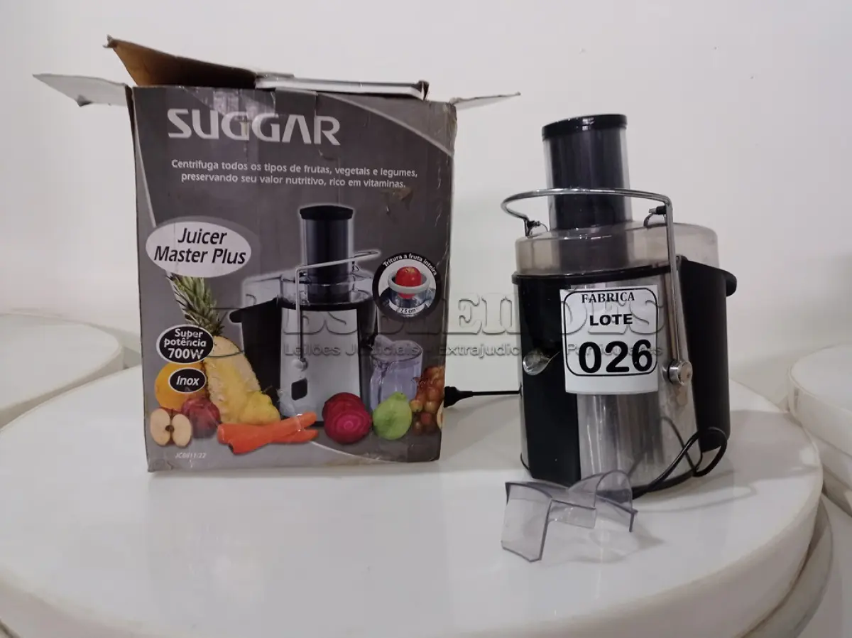 LOTE 026 - 01 CENTRÍFUGA JUICER MASTER PLUS. (NO ESTADO) ATENÇÃO! FAZER A VISITAÇÃO ANTES DE ARREMATAR, NÃO SABEMOS SE FUNCIONA. LEILÃO NÃO TEM GARANTIA E NEM DEVOLUÇÃO, SUJEITO A POSSÍVEIS AVARIAS VISÍVEIS/OCULTAS E/OU AUSÊNCIA DE COMPONENTES.