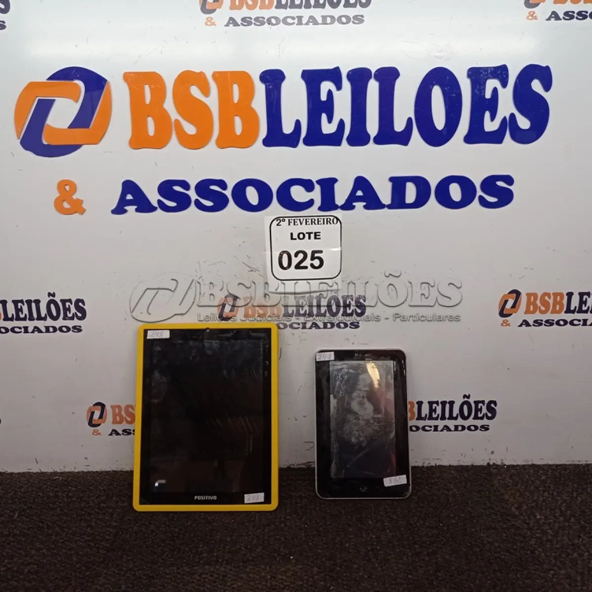 LOTE 025 - 02 TABLETS SEM CARREGADOR, SENDO 01 MARCA POSITIVO E 01 BAK. (NO ESTADO) ATENÇÃO! FAZER A VISITAÇÃO ANTES DE ARREMATAR, NÃO SABEMOS SE FUNCIONA. LEILÃO NÃO TEM GARANTIA E NEM DEVOLUÇÃO, SUJEITO A POSSÍVEIS AVARIAS VISÍVEIS/OCULTAS E/OU AUSÊNCIA DE COMPONENTES.
