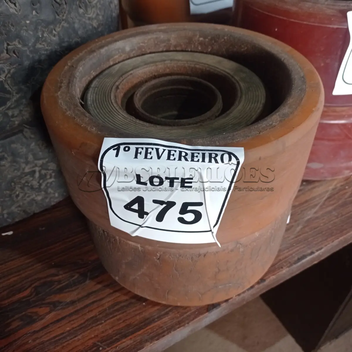 LOTE 475 - 02 RODAS PARA EMPILHADEIRA. (NO ESTADO) ATENÇÃO! FAZER A VISITAÇÃO ANTES DE ARREMATAR, NÃO SABEMOS SE FUNCIONA. LEILÃO NÃO TEM GARANTIA E NEM DEVOLUÇÃO, SUJEITO A POSSÍVEIS AVARIAS VISÍVEIS/OCULTAS E/OU AUSÊNCIA DE COMPONENTES.
