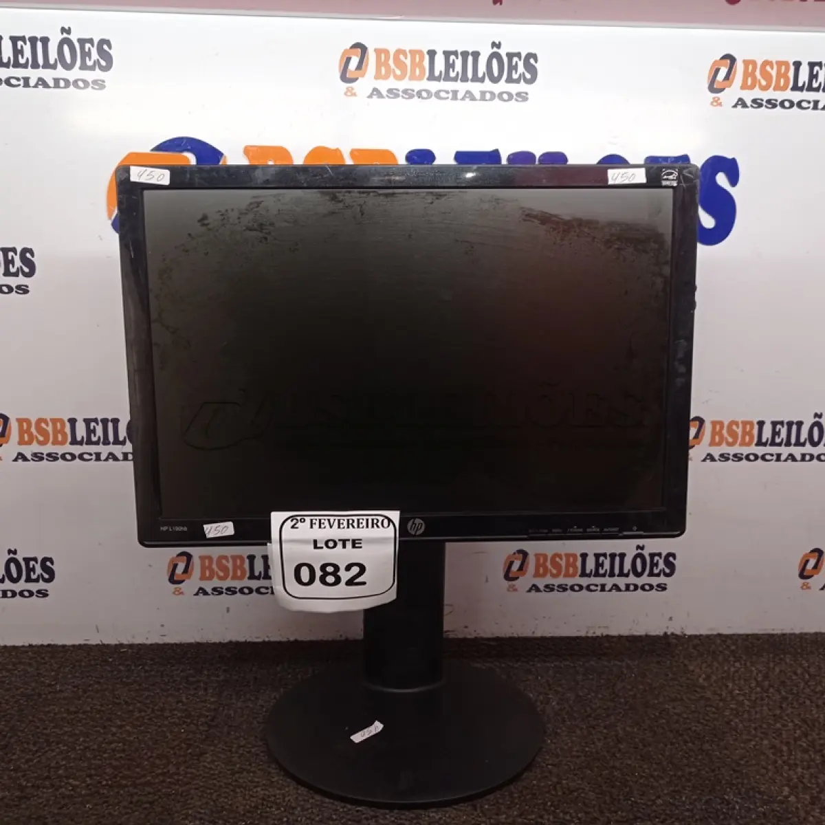 LOTE 082 - 01 MONITOR LCD 19’’ MARCA HP. (NO ESTADO) ATENÇÃO! FAZER A VISITAÇÃO ANTES DE ARREMATAR, NÃO SABEMOS SE FUNCIONA. LEILÃO NÃO TEM GARANTIA E NEM DEVOLUÇÃO, SUJEITO A POSSÍVEIS AVARIAS VISÍVEIS/OCULTAS E/OU AUSÊNCIA DE COMPONENTES.