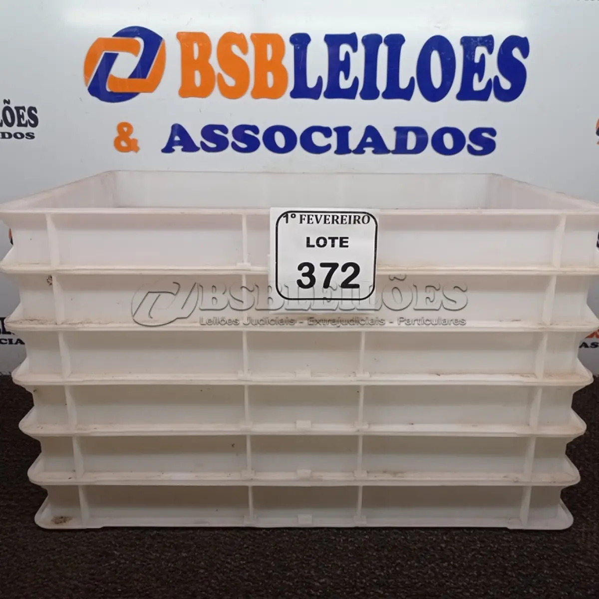 LOTE 372 - 06 CAIXAS ORGANIZADORAS BAIXAS. (NO ESTADO) ATENÇÃO! FAZER A VISITAÇÃO ANTES DE ARREMATAR, NÃO SABEMOS SE FUNCIONA. LEILÃO NÃO TEM GARANTIA E NEM DEVOLUÇÃO, SUJEITO A POSSÍVEIS AVARIAS VISÍVEIS/OCULTAS E/OU AUSÊNCIA DE COMPONENTES.