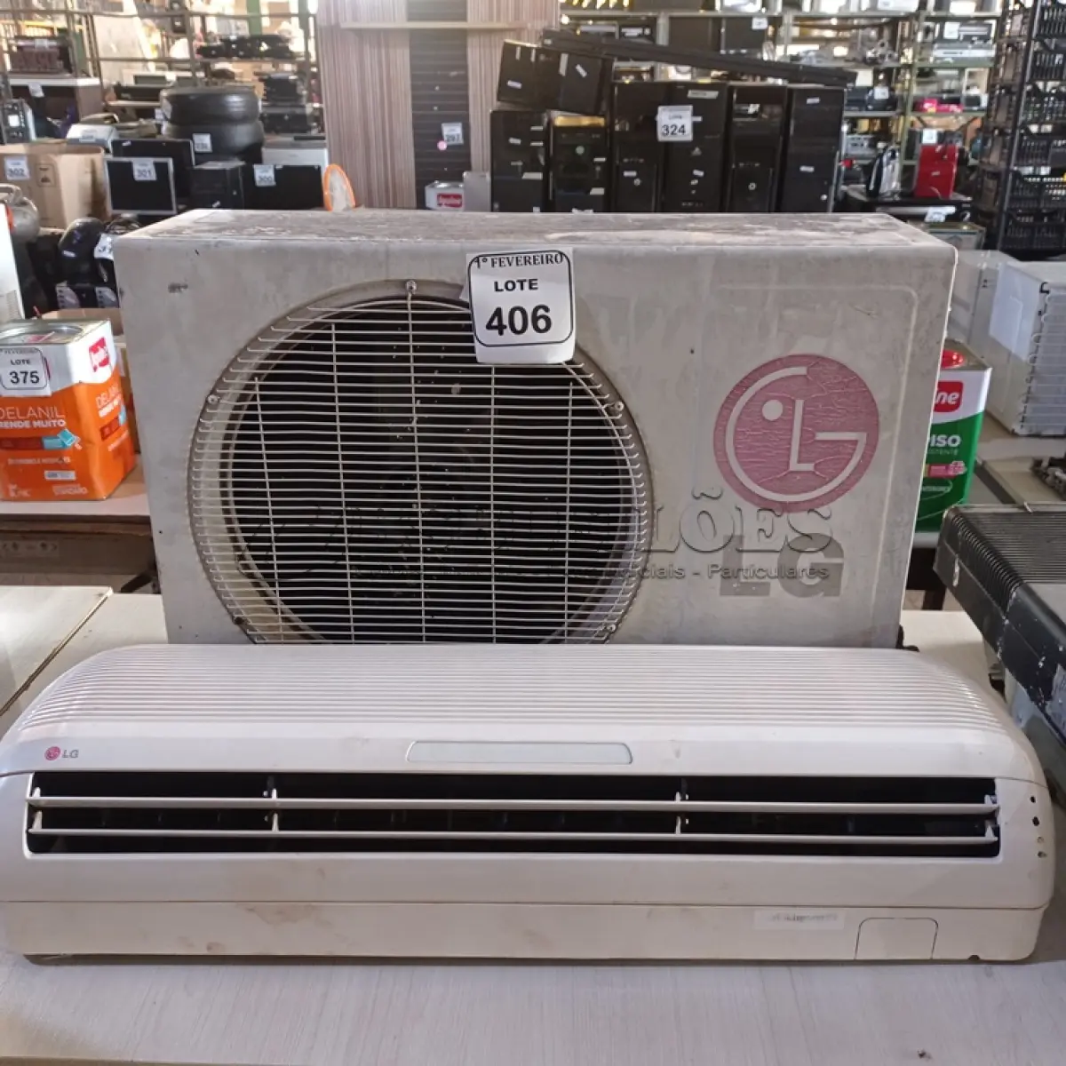 LOTE 406 - 01 AR CONDICIONADO LG 10.000BTUS ATÉ 14.000BTUS. (NO ESTADO) ATENÇÃO! FAZER A VISITAÇÃO ANTES DE ARREMATAR, NÃO SABEMOS SE FUNCIONA. LEILÃO NÃO TEM GARANTIA E NEM DEVOLUÇÃO, SUJEITO A POSSÍVEIS AVARIAS VISÍVEIS/OCULTAS E/OU AUSÊNCIA DE COMPONENTES.
