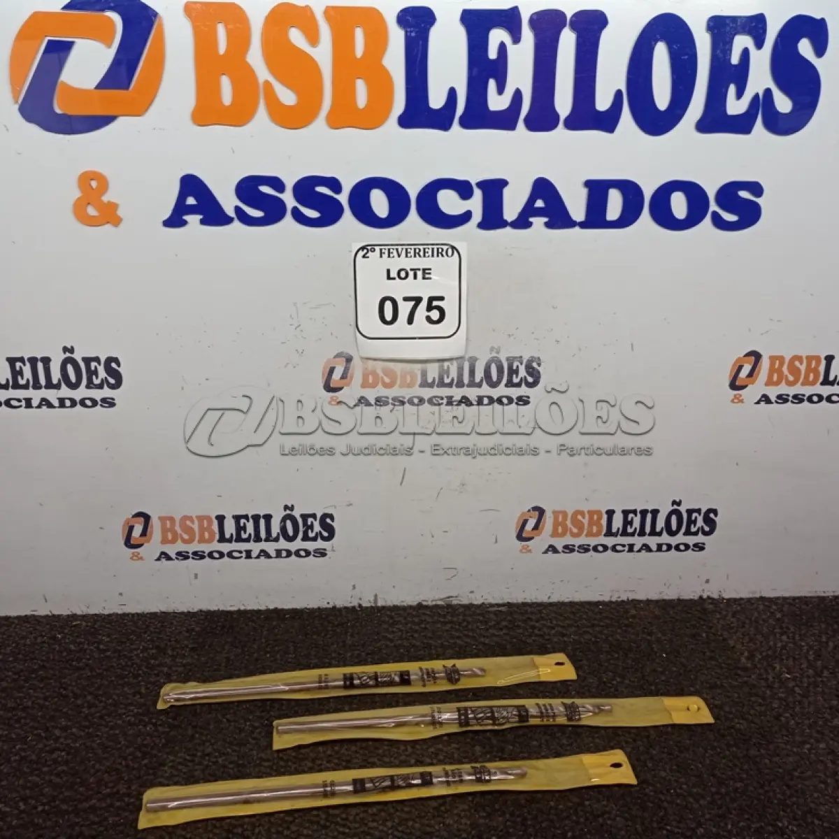 LOTE 075 - 03 BROCAS MOURÃO 5/16 X 280MM” MARCA FERTAK TOOLS (NOVO) (NO ESTADO) ATENÇÃO! FAZER A VISITAÇÃO ANTES DE ARREMATAR, NÃO SABEMOS SE FUNCIONA. LEILÃO NÃO TEM GARANTIA E NEM DEVOLUÇÃO, SUJEITO A POSSÍVEIS AVARIAS VISÍVEIS/OCULTAS E/OU AUSÊNCIA DE COMPONENTES.