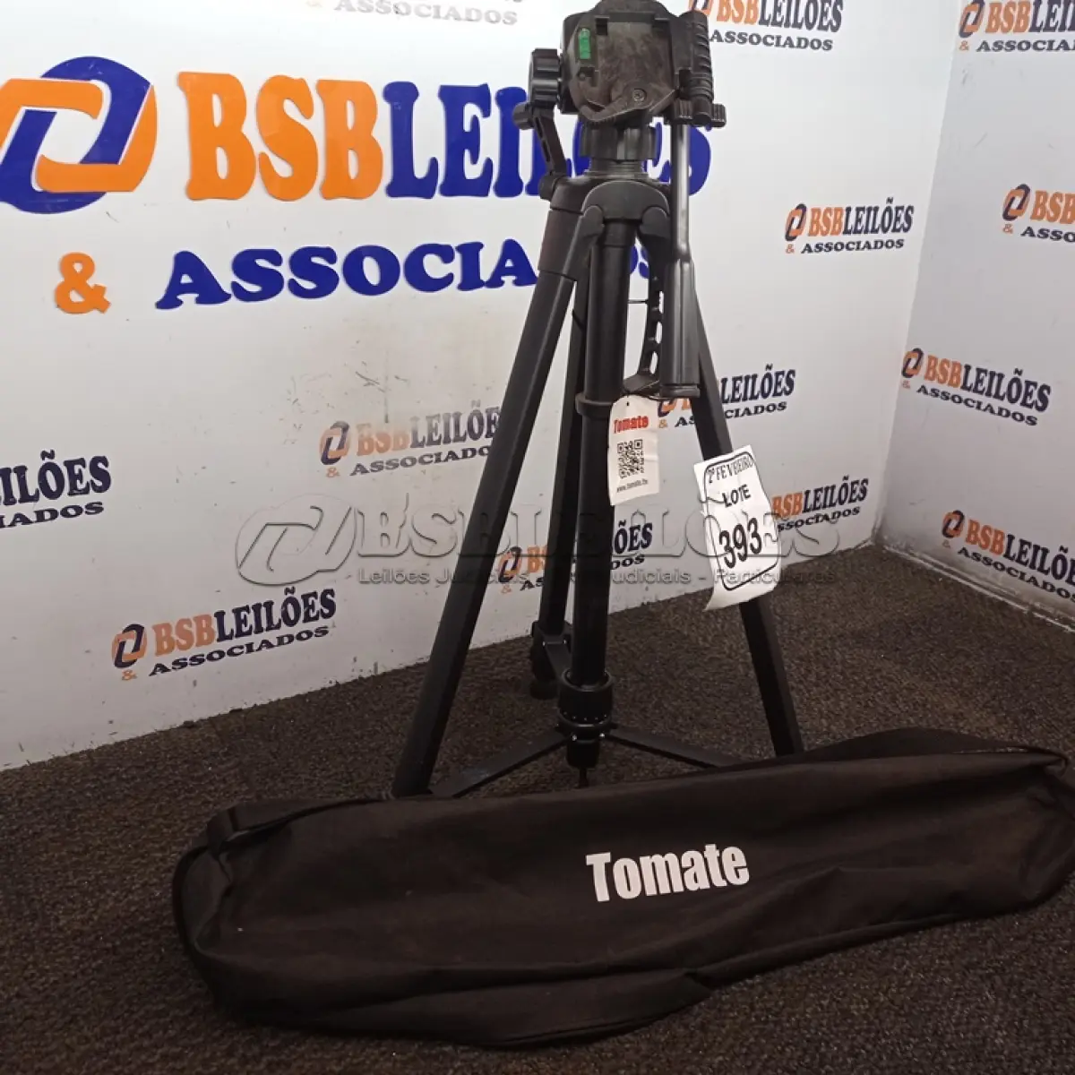 LOTE 393 - 01 TRIPÉ P/CÂMERA FOTOGRÁFICA MARCA TOMATE MODELO MTG-3016. (NO ESTADO) ATENÇÃO! FAZER A VISITAÇÃO ANTES DE ARREMATAR, NÃO SABEMOS SE FUNCIONA. LEILÃO NÃO TEM GARANTIA E NEM DEVOLUÇÃO, SUJEITO A POSSÍVEIS AVARIAS VISÍVEIS/OCULTAS E/OU AUSÊNCIA DE COMPONENTES.