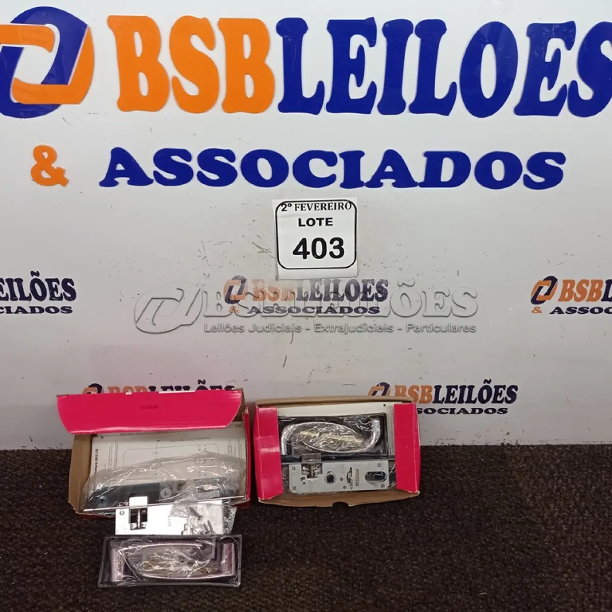 LOTE 403 - 02 FECHADURAS MARCA PADO CONCEPT. (NOVO) (NO ESTADO) ATENÇÃO! FAZER A VISITAÇÃO ANTES DE ARREMATAR, NÃO SABEMOS SE FUNCIONA. LEILÃO NÃO TEM GARANTIA E NEM DEVOLUÇÃO, SUJEITO A POSSÍVEIS AVARIAS VISÍVEIS/OCULTAS E/OU AUSÊNCIA DE COMPONENTES.